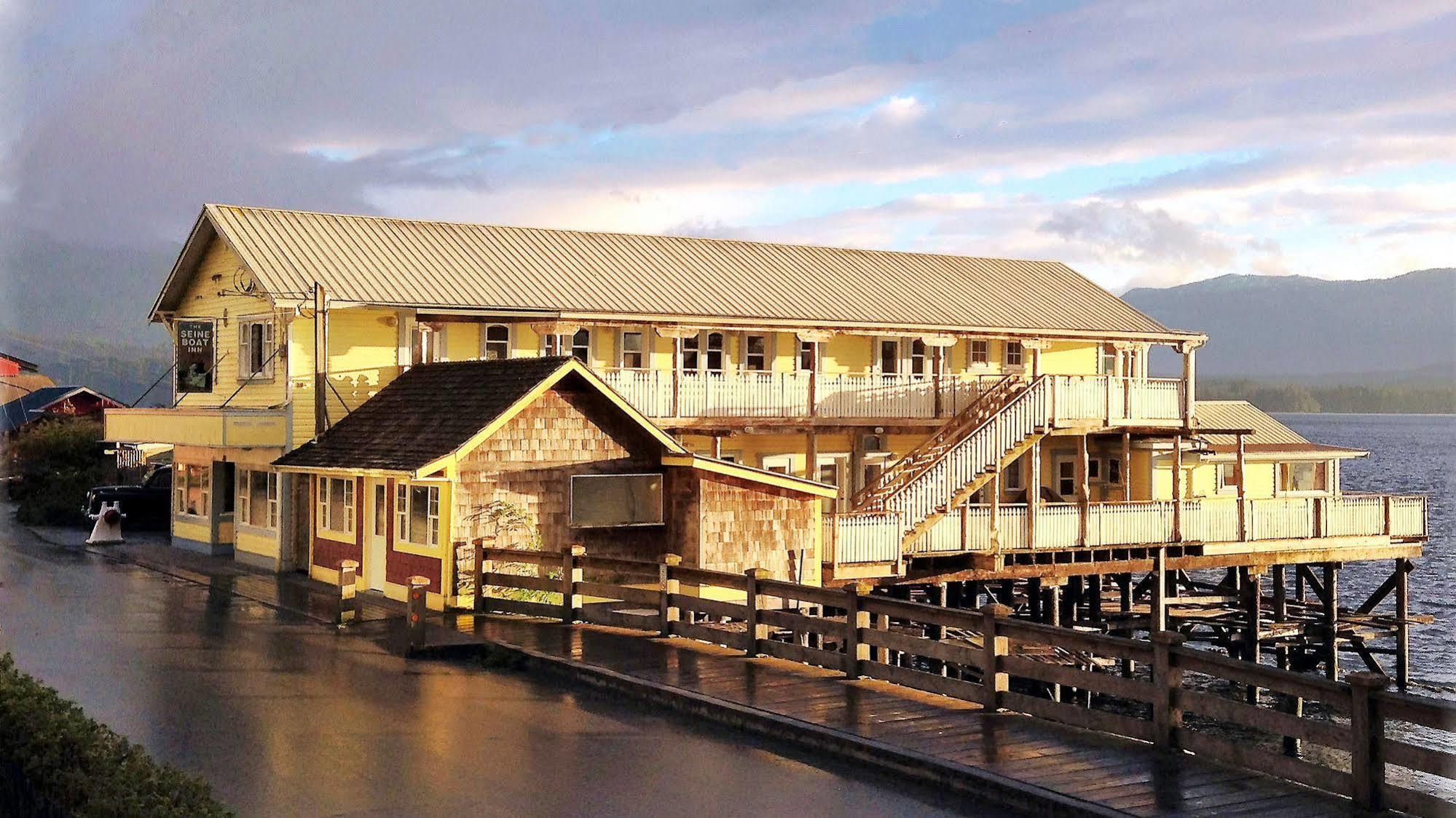 Seine Boat Inn Alert Bay Bagian luar foto
